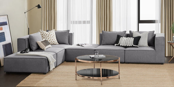 Grote woonkamer creatief gecombineerd