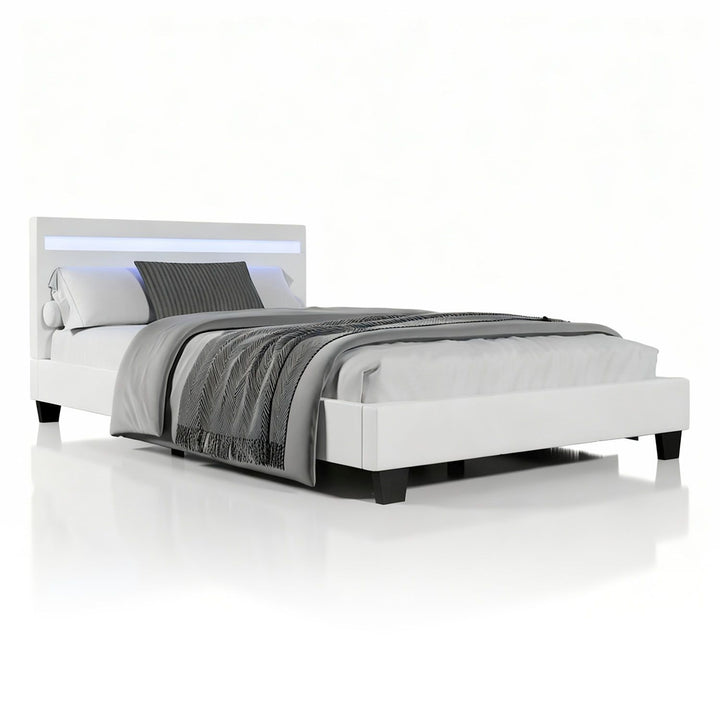 Gestoffeerd bed Paris