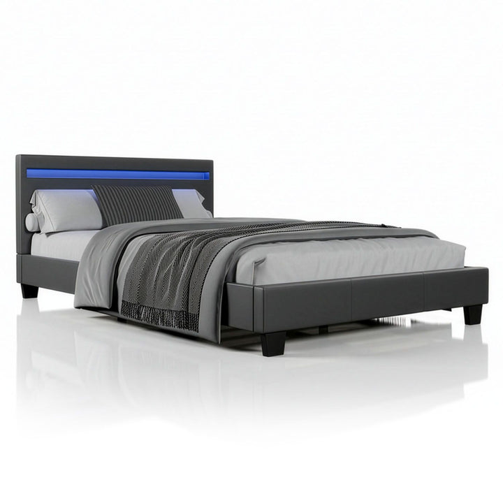 Gestoffeerd bed Paris