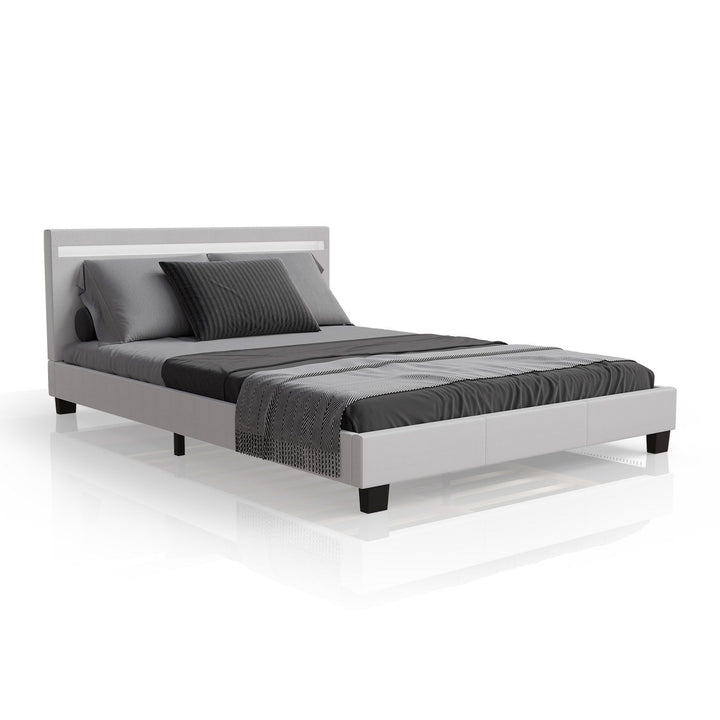 Gestoffeerd bed Paris